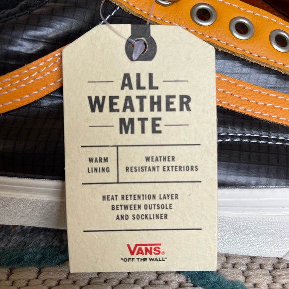 Vans Men’s Old Skool Mte (Mte) Apricot/Black
VN0A348F2NF
Sneakers - Picture 16 of 16